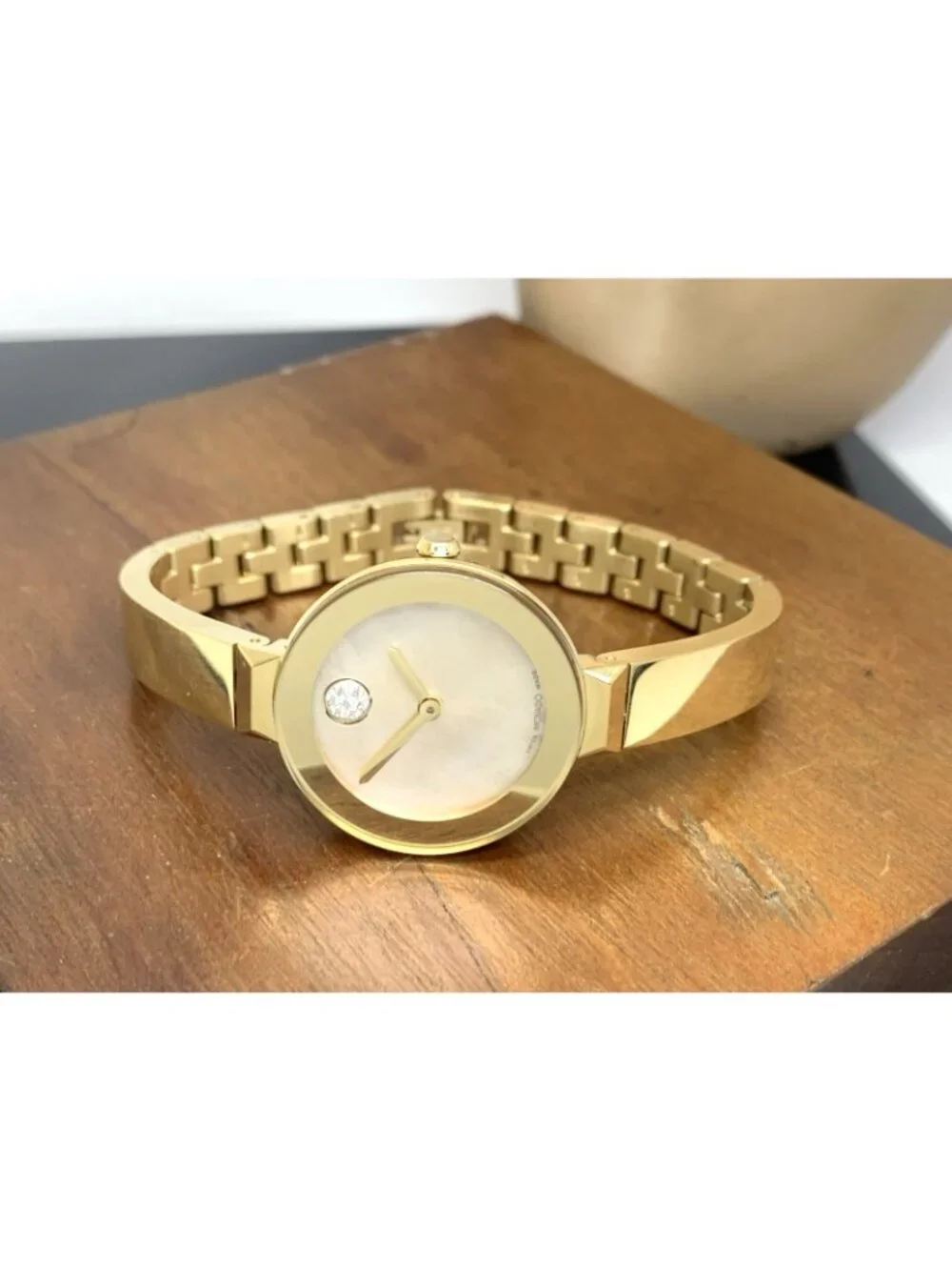Movado Women's Watch 3600627 Bold Mother of Pearl Dial Swiss Quartz Steel 28mm